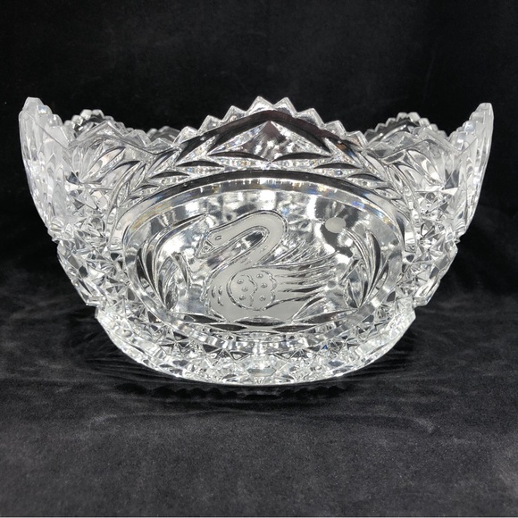 Other - LARGE CRYSTAL SERVING BOWL WITH 3 SWANS & SERRATED EDGE